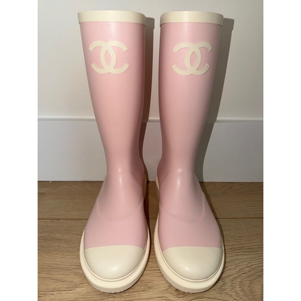 Chanel 26C Rose Pink White Caoutchouc CC Logo High Pull On Rubber Rain Boots 40 - Picture 13 of 16